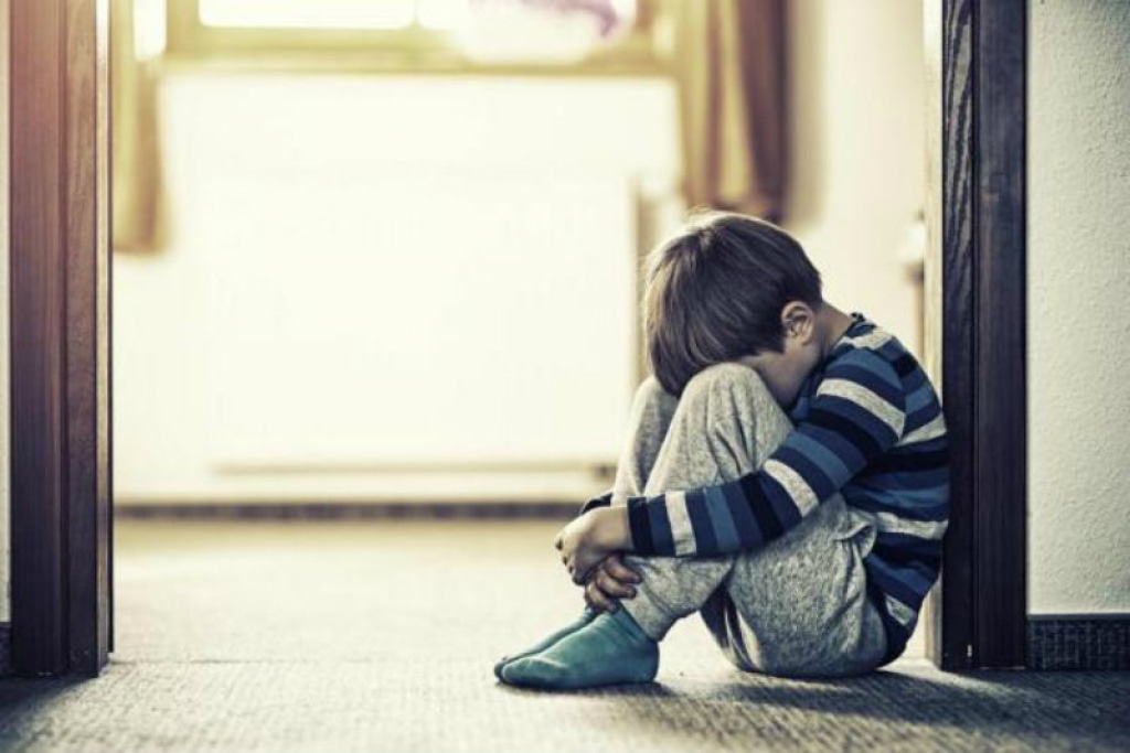 4 Ways Childhood Emotional Trauma Impacts Us As Adults